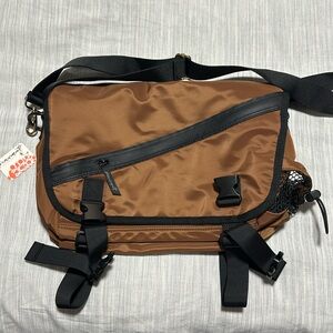 Free people movement messenger bag